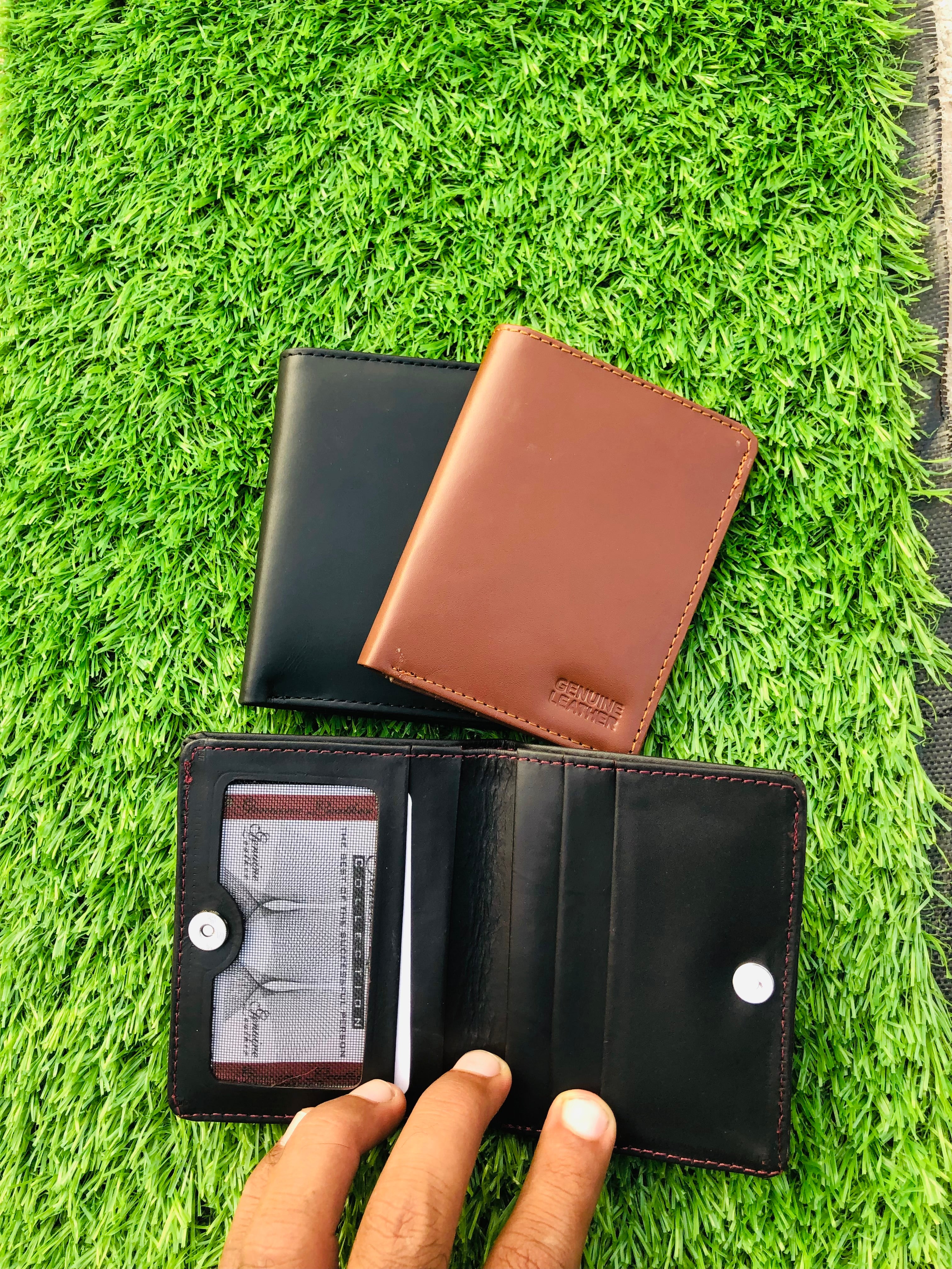 Best slim and small leather wallet for men with zipper
